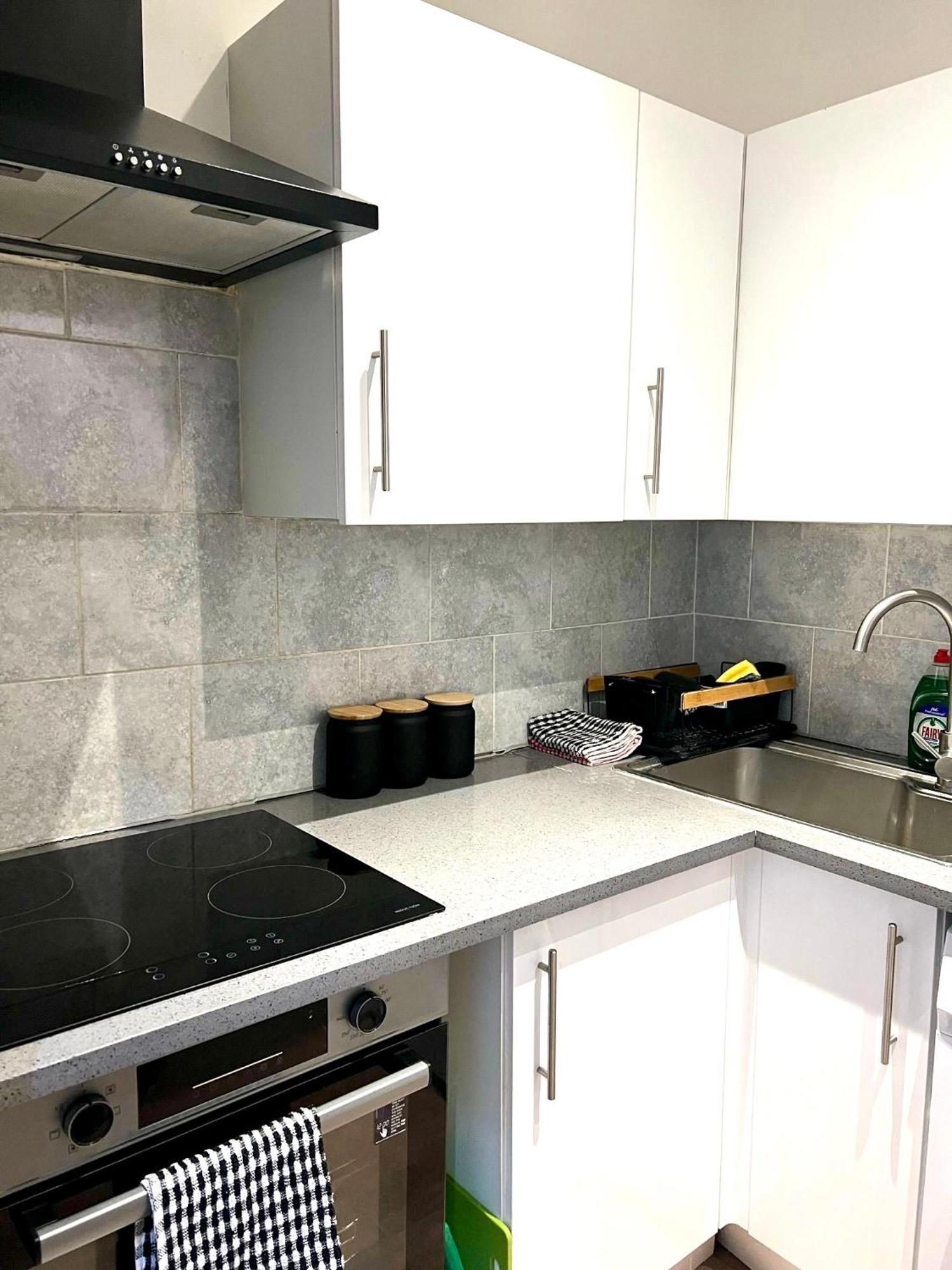 Spacious 3 Bedroom Flat In Kings Cross, St 159 London