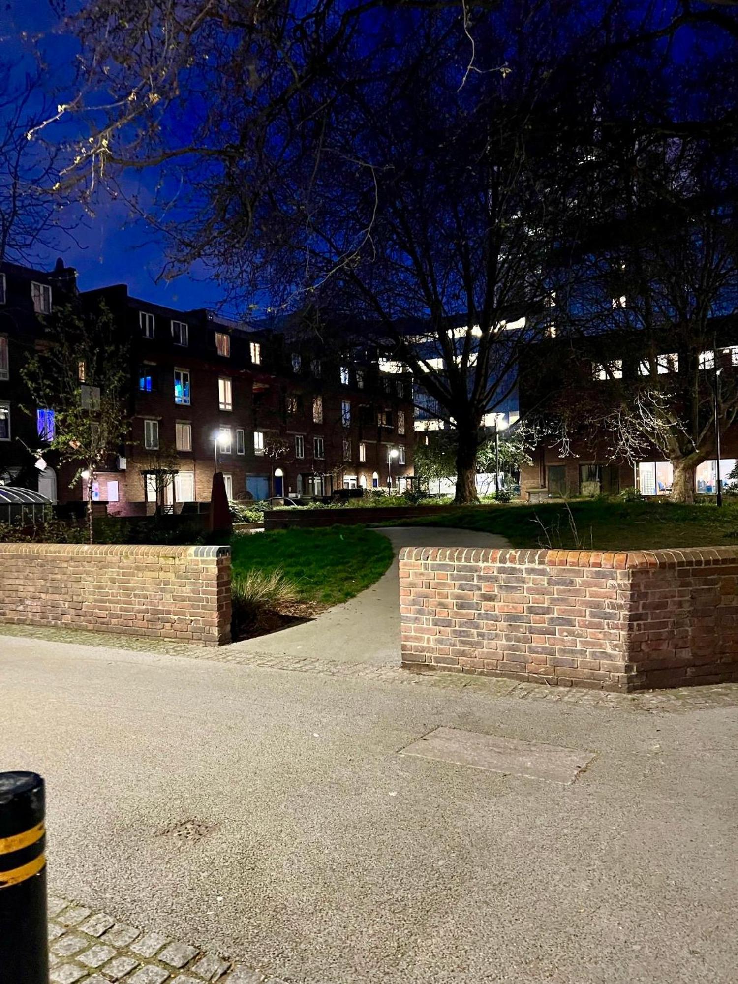 Spacious 3 Bedroom Flat In Kings Cross, St 159 *