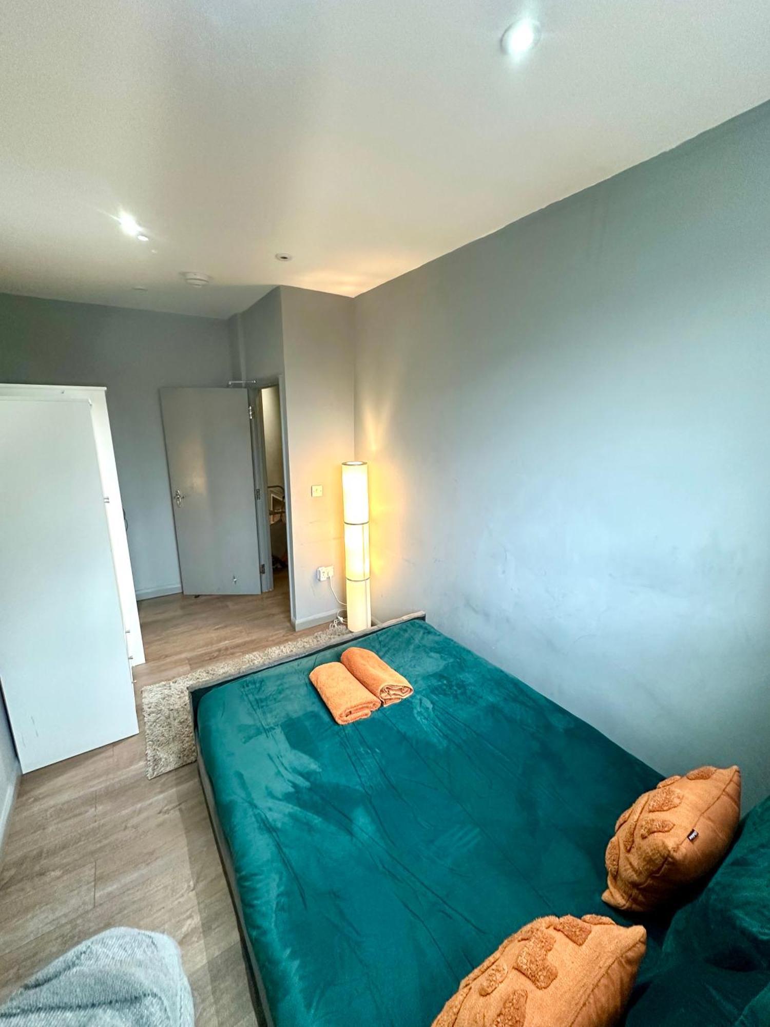 Apartment Spacious 3 Bedroom Flat In Kings Cross, St 159 London