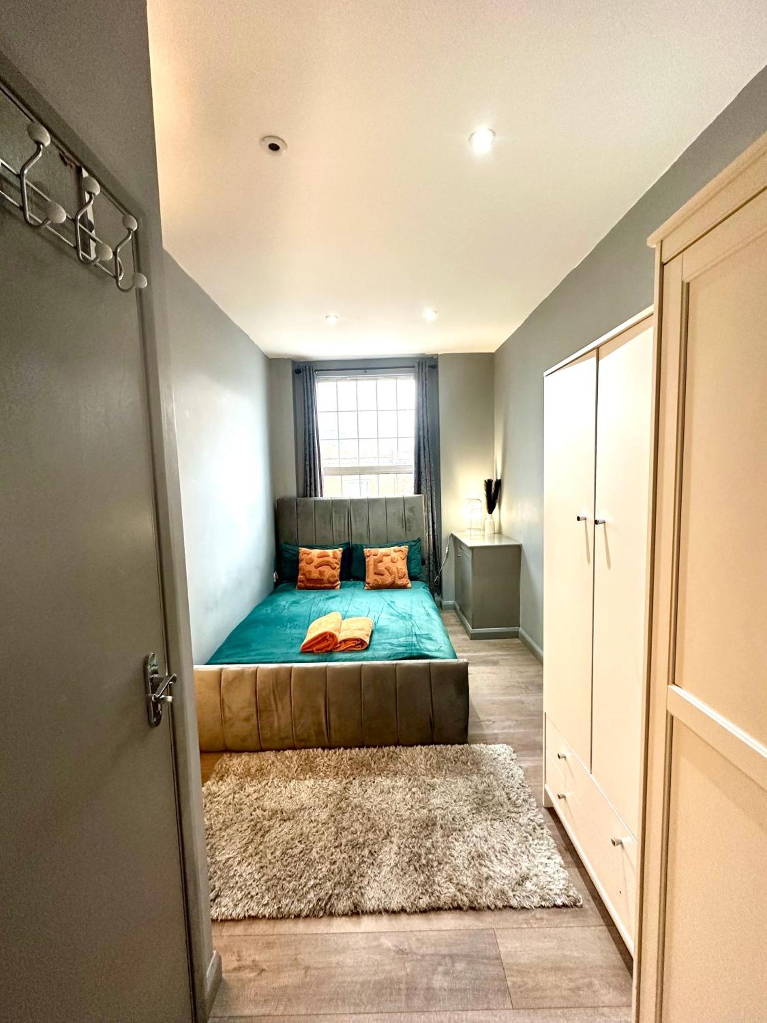 Apartment Spacious 3 Bedroom Flat In Kings Cross, St 159 *
