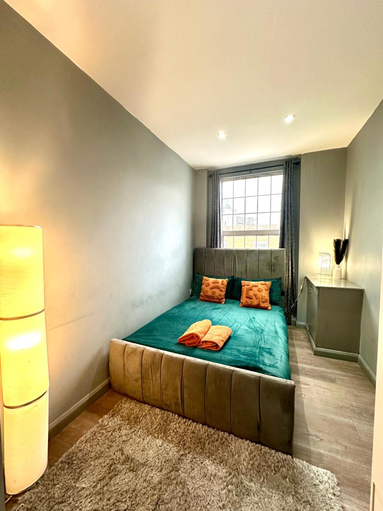 Spacious 3 Bedroom Flat In Kings Cross, St 159 * London