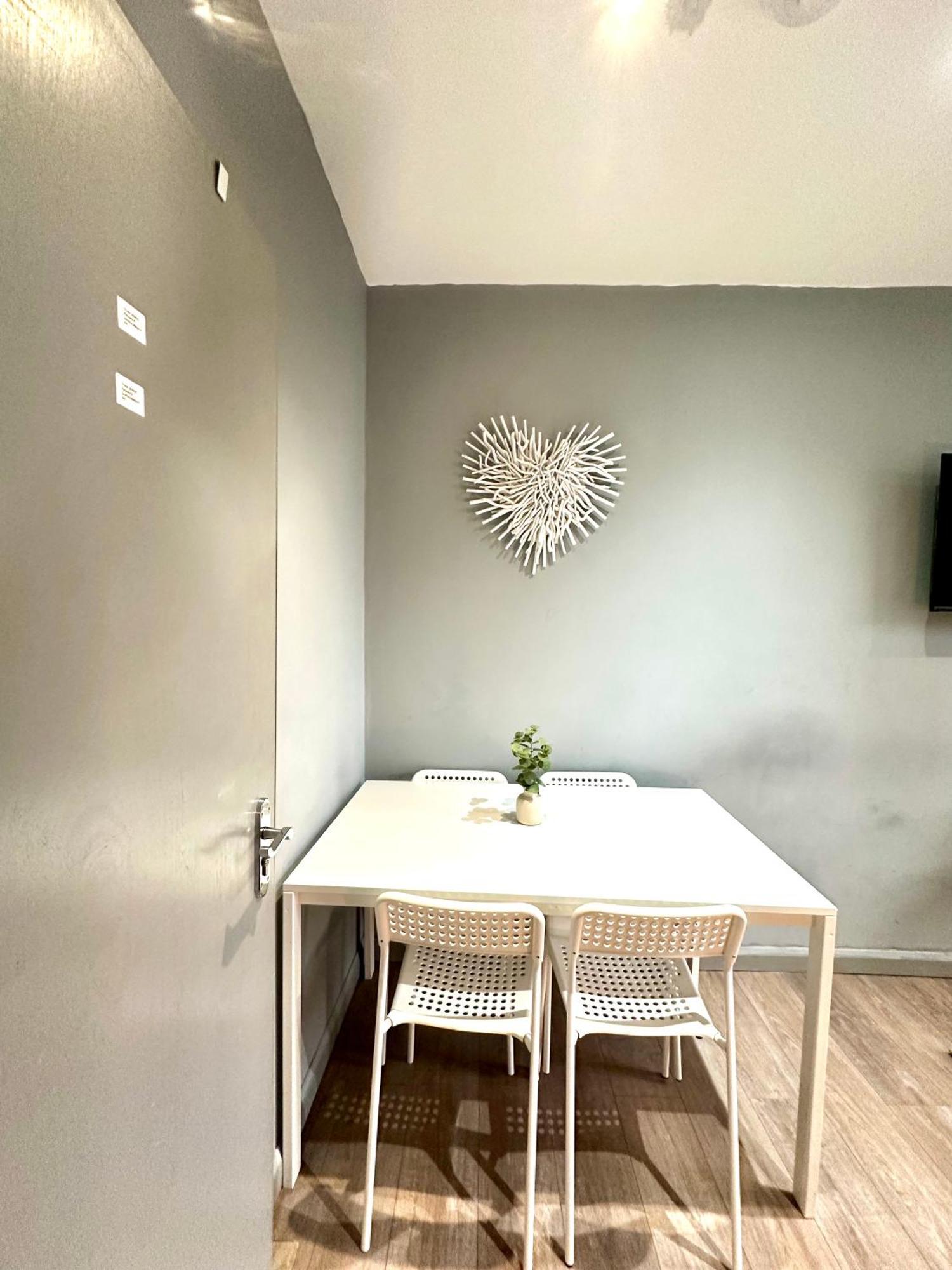 Spacious 3 Bedroom Flat In Kings Cross, St 159 Apartment