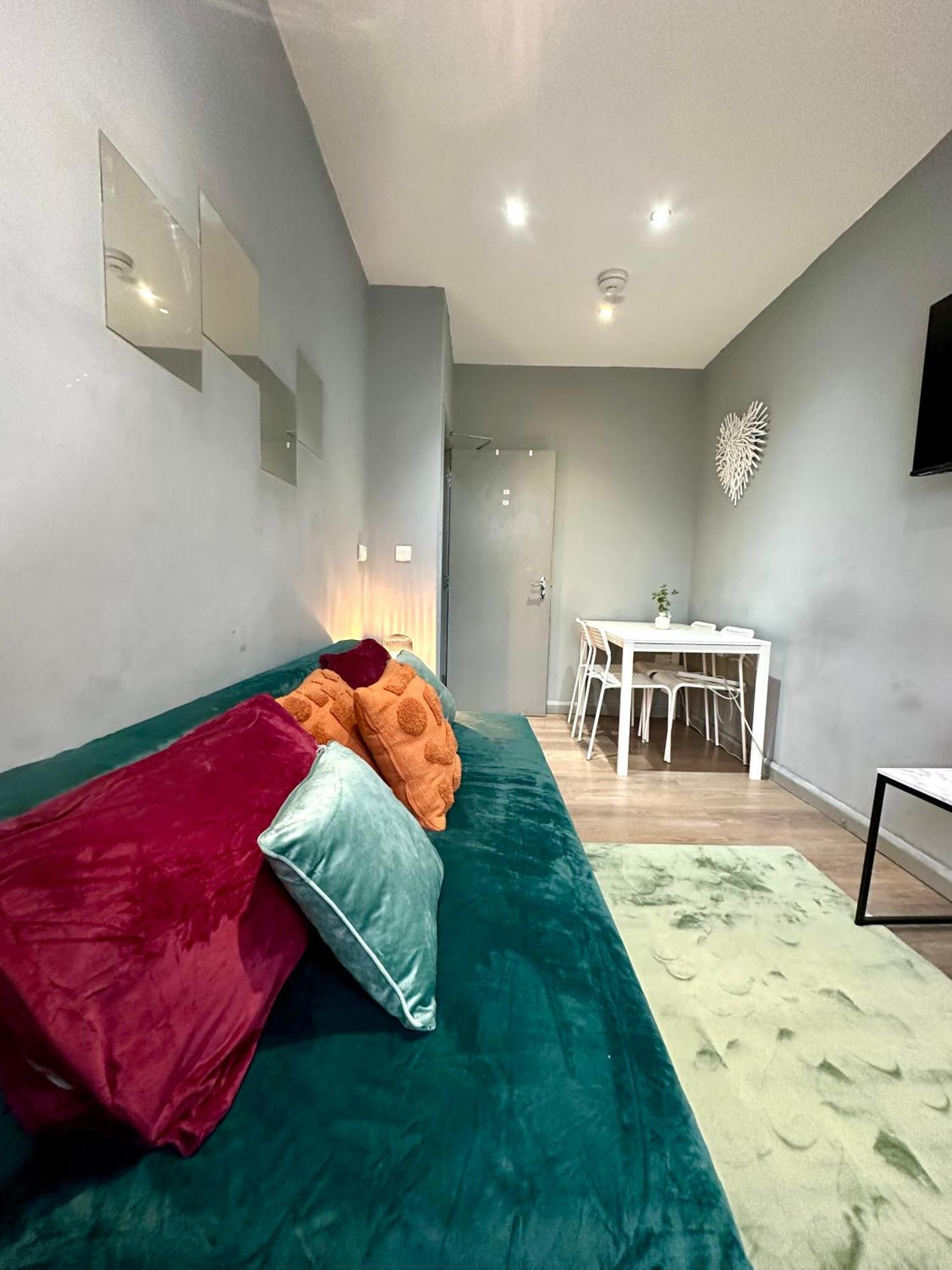 Spacious 3 Bedroom Flat In Kings Cross, St 159 Apartment *