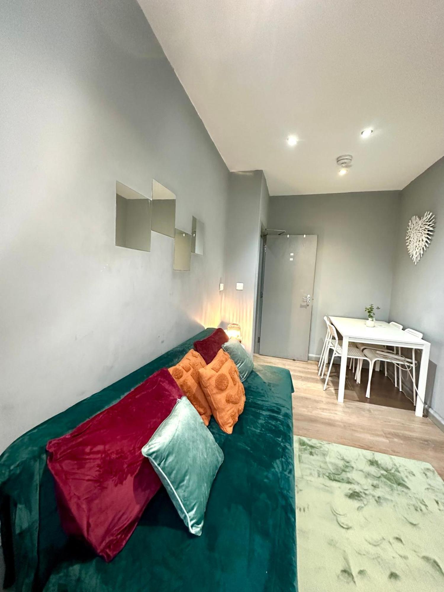 Apartment Spacious 3 Bedroom Flat In Kings Cross, St 159 *