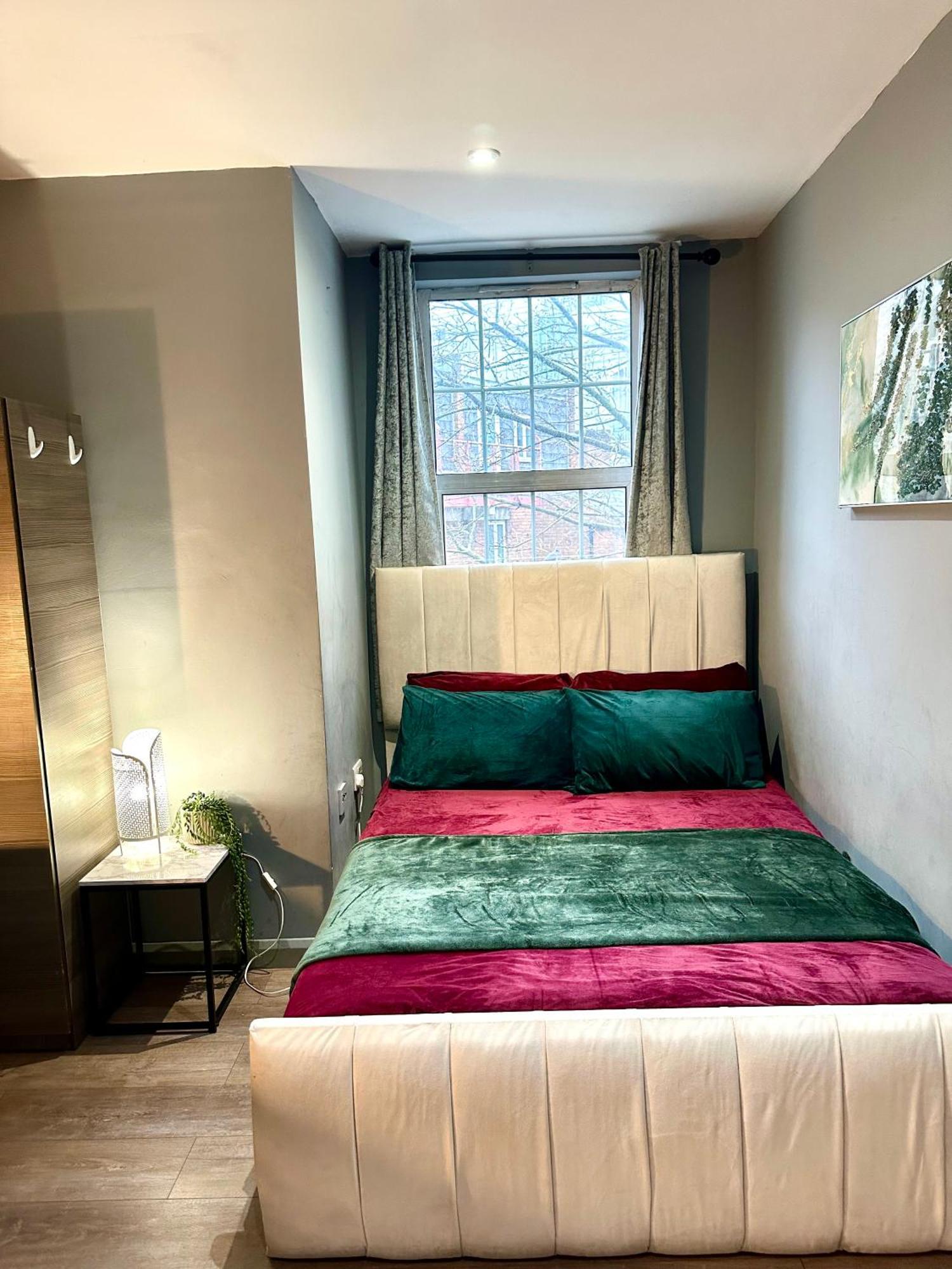 Spacious 3 Bedroom Flat In Kings Cross, St 159 * London