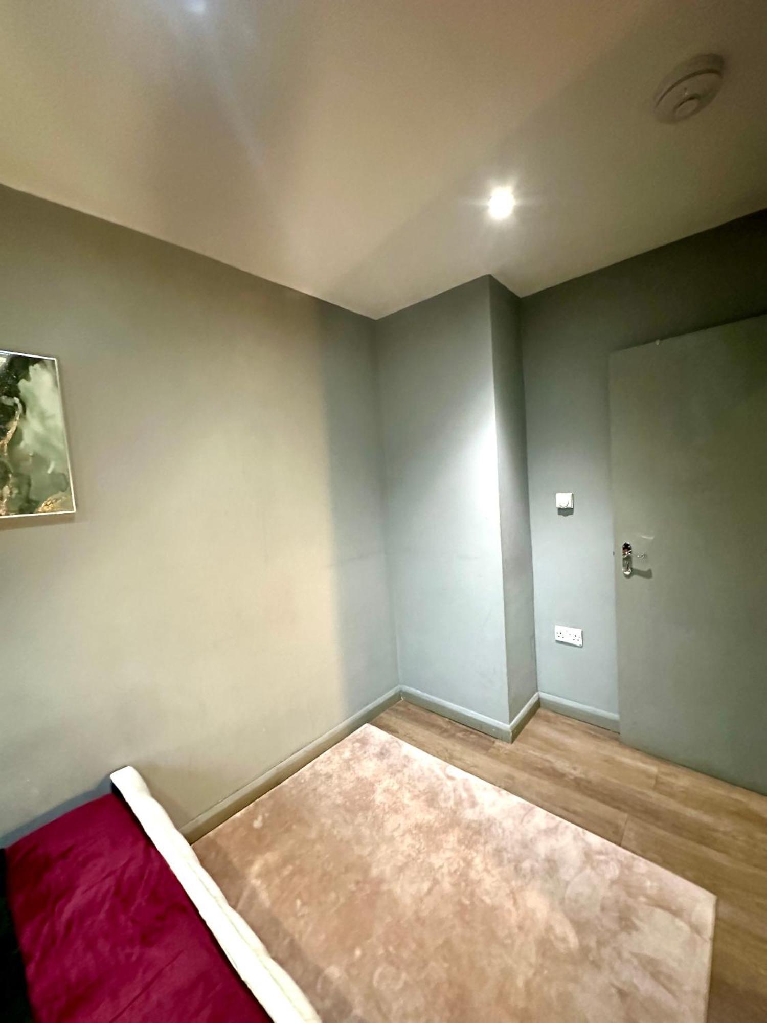 Spacious 3 Bedroom Flat In Kings Cross, St 159 London