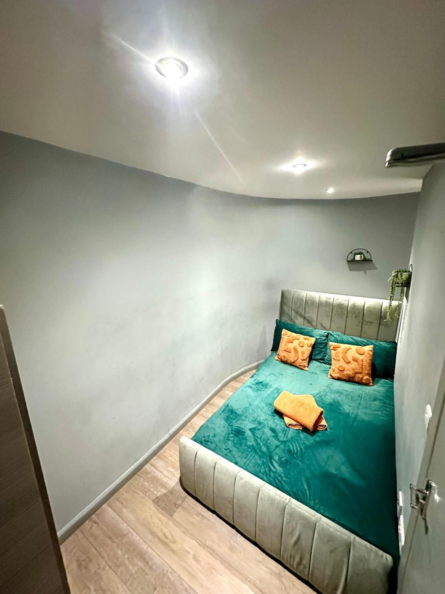 Spacious 3 Bedroom Flat In Kings Cross, St 159 London