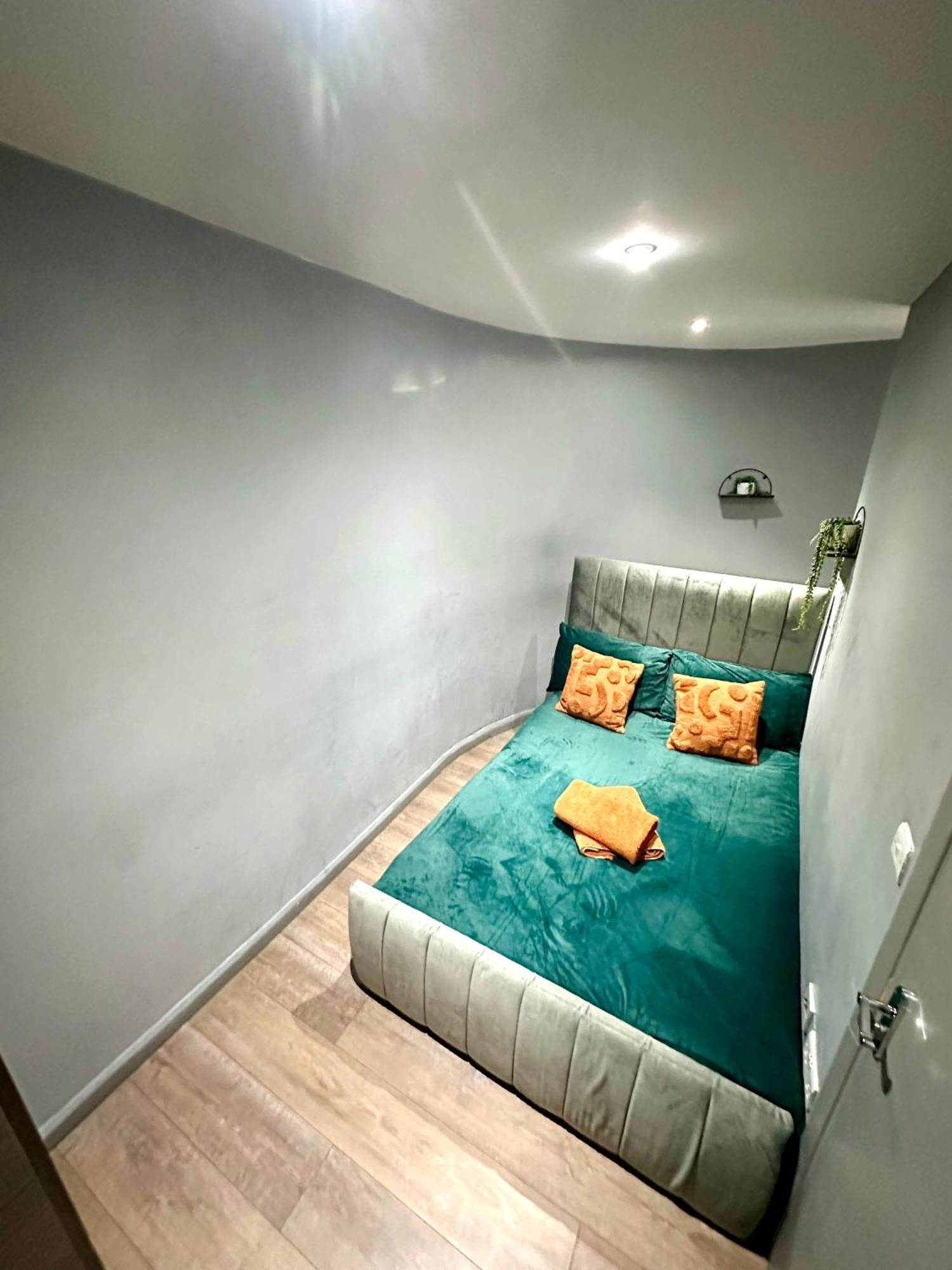 Apartment Spacious 3 Bedroom Flat In Kings Cross, St 159 London
